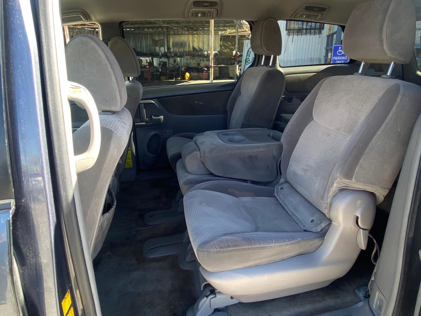 2009 Toyota Sienna CE FWD 7-Passenger (5TDZK23C59S) with an 3.5L V6 EFI DOHC 24V engine, 5-Speed Automatic transmission, located at 44356 Date Ave., Lancaster, CA, 93534, (661) 945-6555, 34.688919, -118.139374 - Photo#4